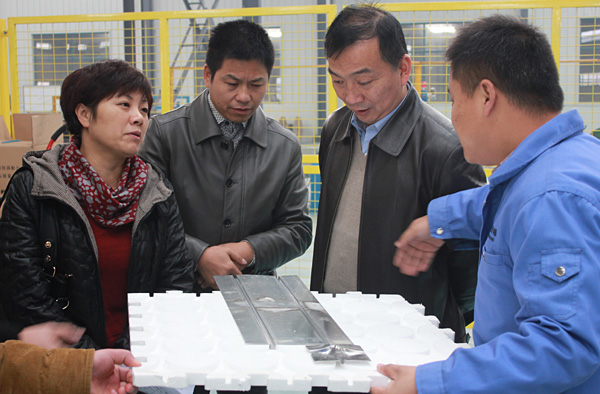 滁州市經(jīng)信委領(lǐng)導(dǎo)來安邦集團(tuán)調(diào)研新項(xiàng)目建設(shè)情況(圖3)